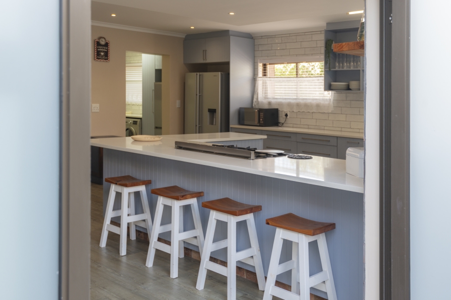 6 Bedroom Property for Sale in Myburgh Park Western Cape